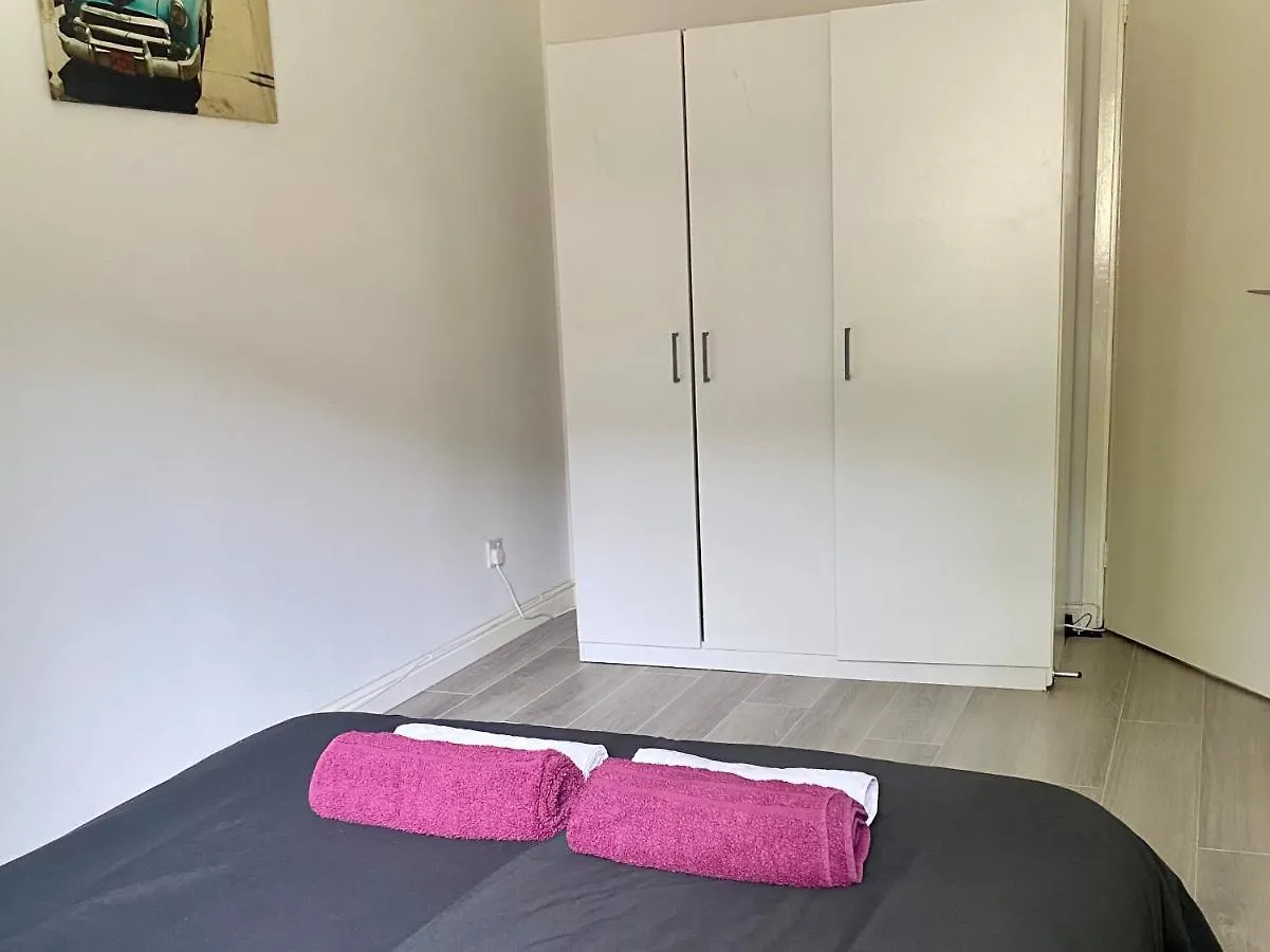 Stylish 2-Bed Apartment In Edinburgh City Centre Reino Unido